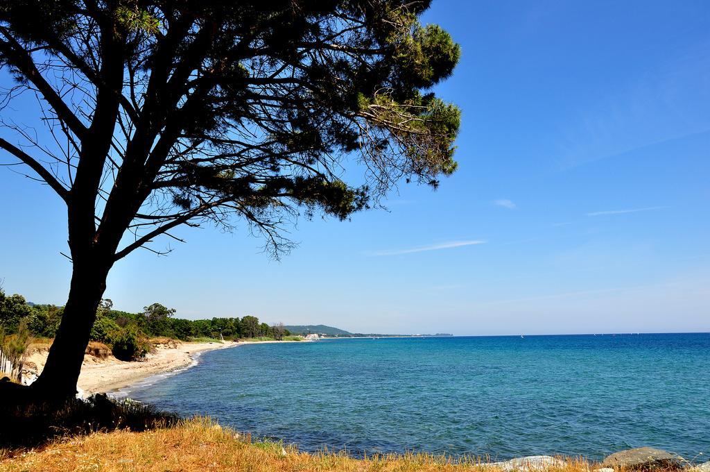 Sole E Mare Aparthotel Santa-Maria-Poggio  ภายนอก รูปภาพ