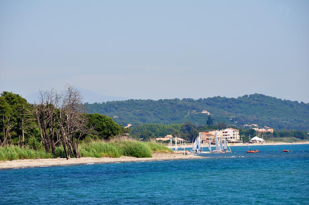 Sole E Mare Aparthotel Santa-Maria-Poggio  ภายนอก รูปภาพ