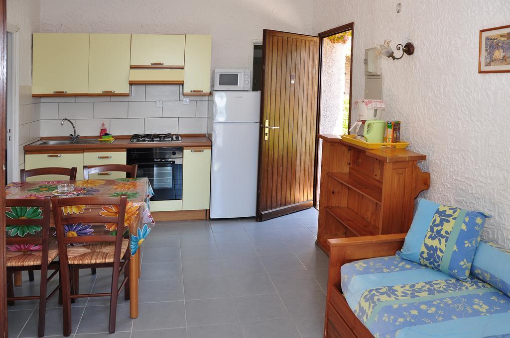 Sole E Mare Aparthotel Santa-Maria-Poggio  ห้อง รูปภาพ