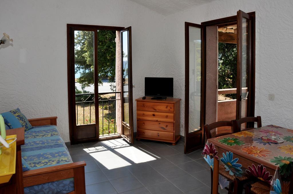 Sole E Mare Aparthotel Santa-Maria-Poggio  ห้อง รูปภาพ