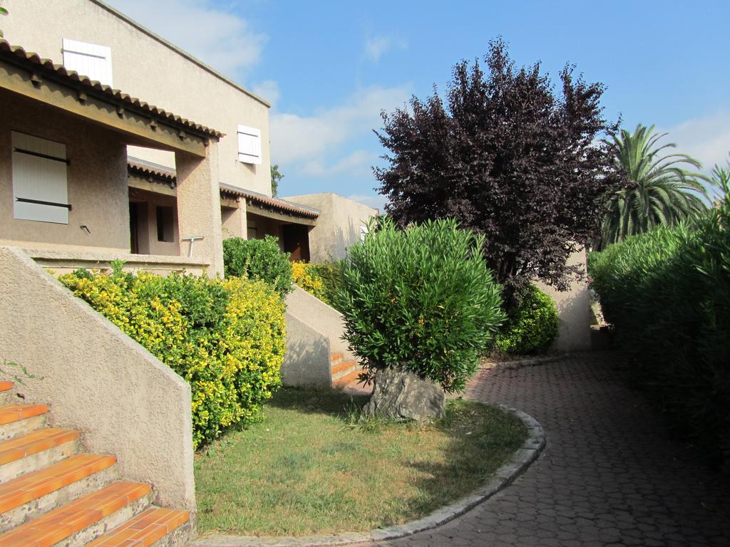 Sole E Mare Aparthotel Santa-Maria-Poggio  ภายนอก รูปภาพ