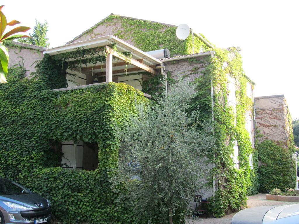 Sole E Mare Aparthotel Santa-Maria-Poggio  ภายนอก รูปภาพ
