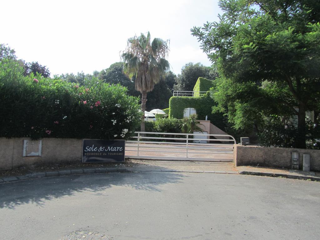 Sole E Mare Aparthotel Santa-Maria-Poggio  ภายนอก รูปภาพ
